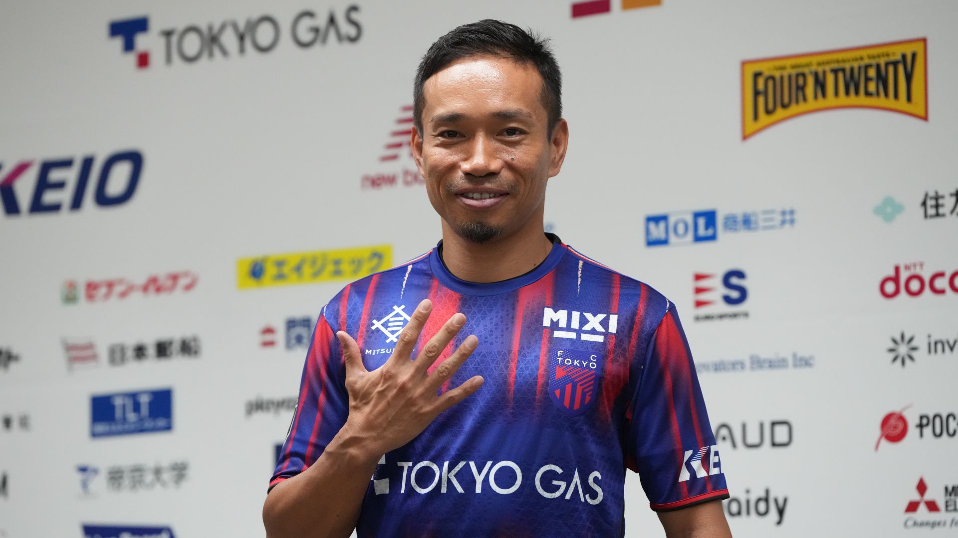 FC東京　長友佑都 39歳・長友佑都、現役続行を決断！FC東京と再契約…日本代表への思いも